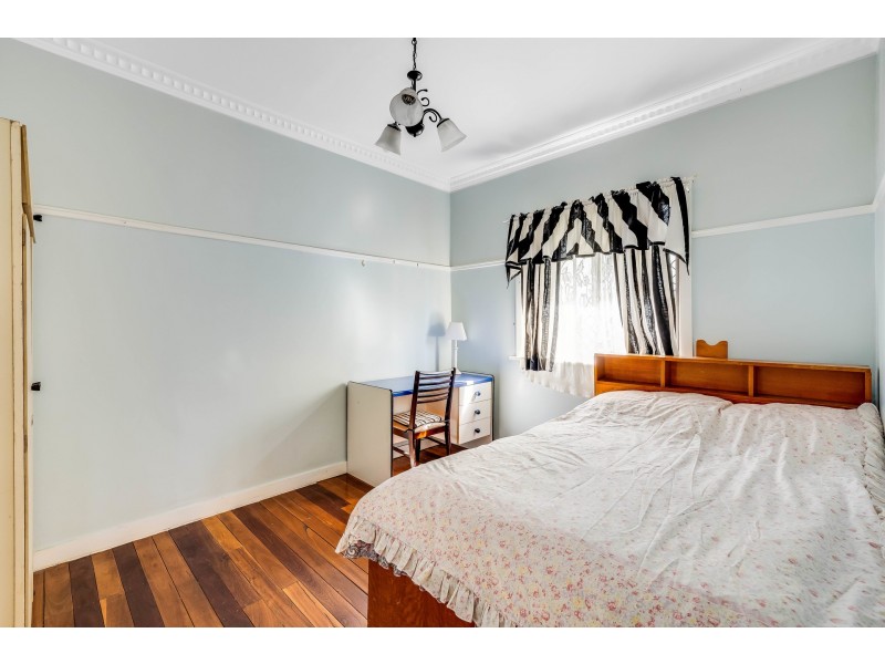 6 Vera Street, Newtown QLD 4350