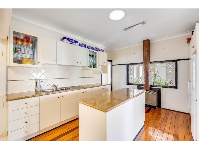 6 Vera Street, Newtown QLD 4350
