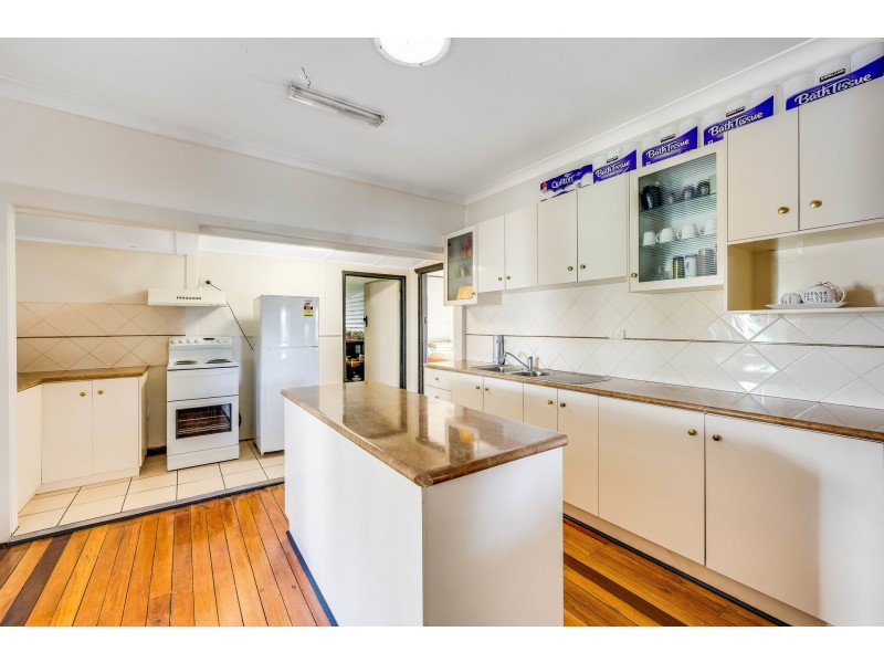 6 Vera Street, Newtown QLD 4350