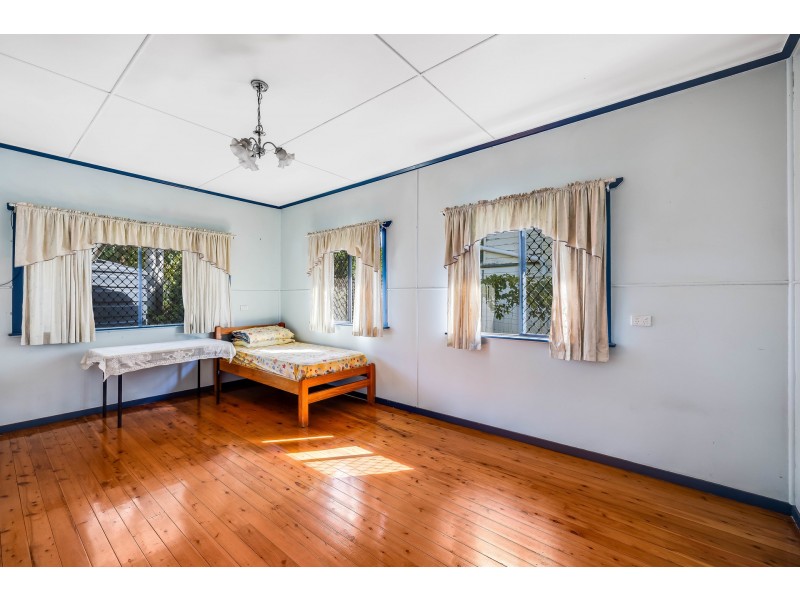 6 Vera Street, Newtown QLD 4350