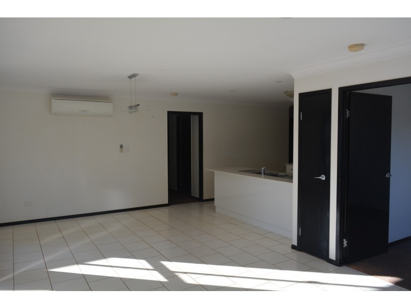 1/32 Wigan Drive, Highfields QLD 4352