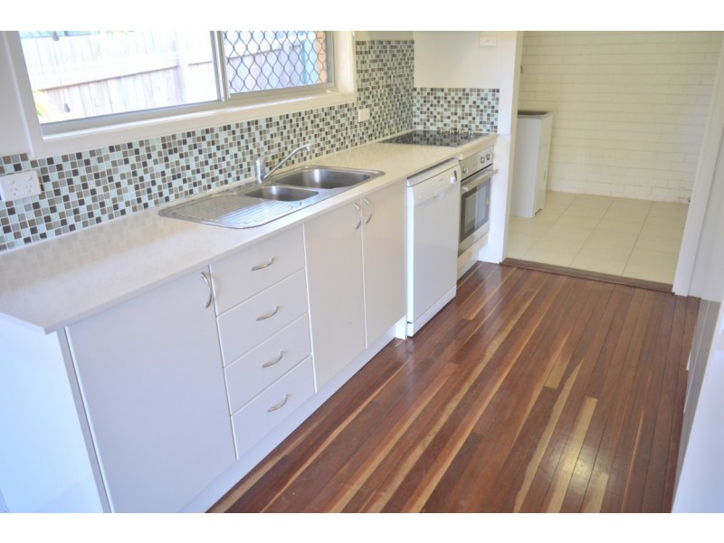 2/298 MacKenzie Street, Rangeville QLD 4350