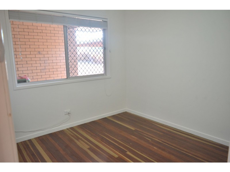 2/298 MacKenzie Street, Rangeville QLD 4350