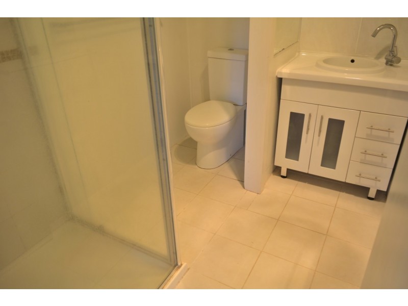 2/298 MacKenzie Street, Rangeville QLD 4350