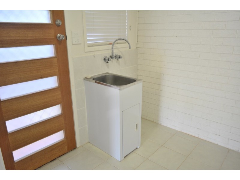 2/298 MacKenzie Street, Rangeville QLD 4350