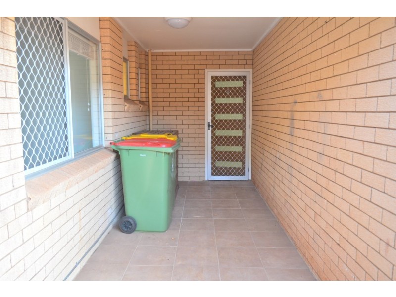 2/298 MacKenzie Street, Rangeville QLD 4350