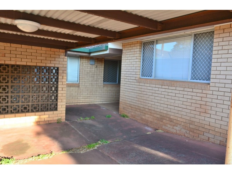 2/298 MacKenzie Street, Rangeville QLD 4350