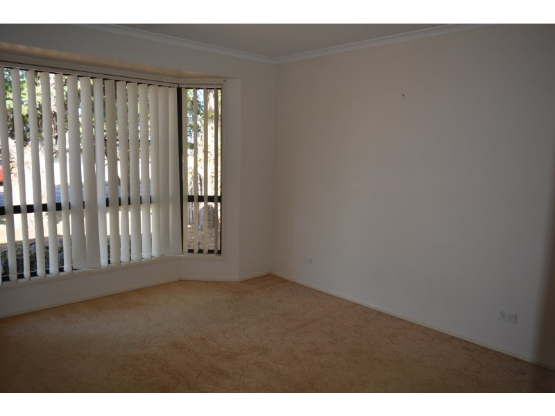 15 Esmond Street, Rockville QLD 4350