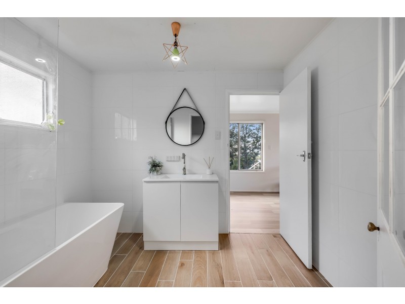 27 Christmas Street, North Toowoomba QLD 4350