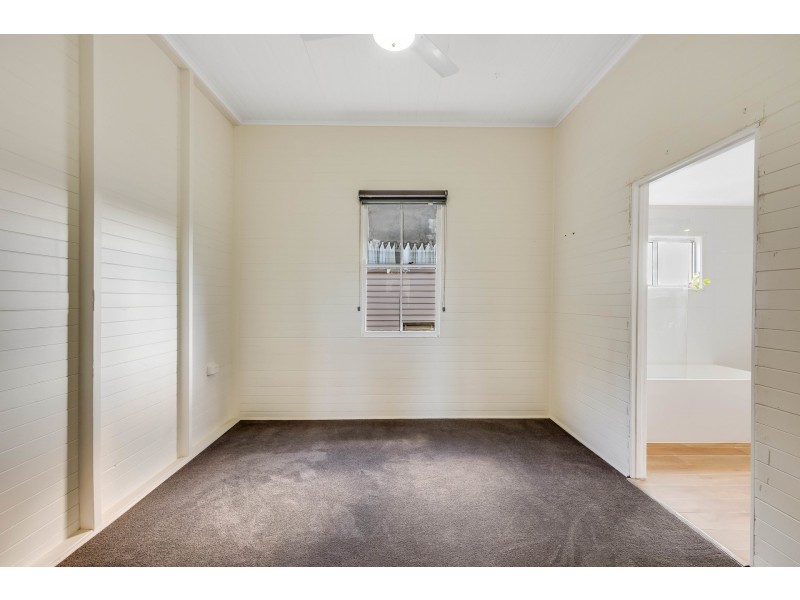 27 Christmas Street, North Toowoomba QLD 4350