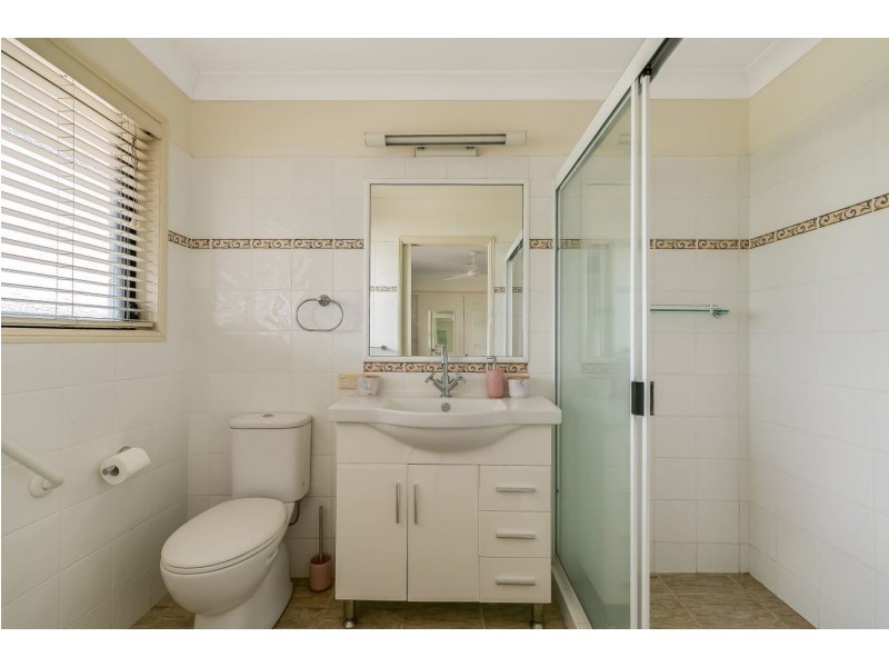 11/1 Cossart Street, Centenary Heights QLD 4350