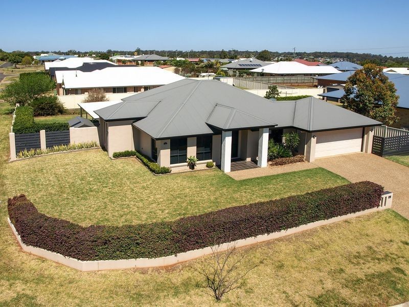 1 Garvan Court, Highfields QLD 4352