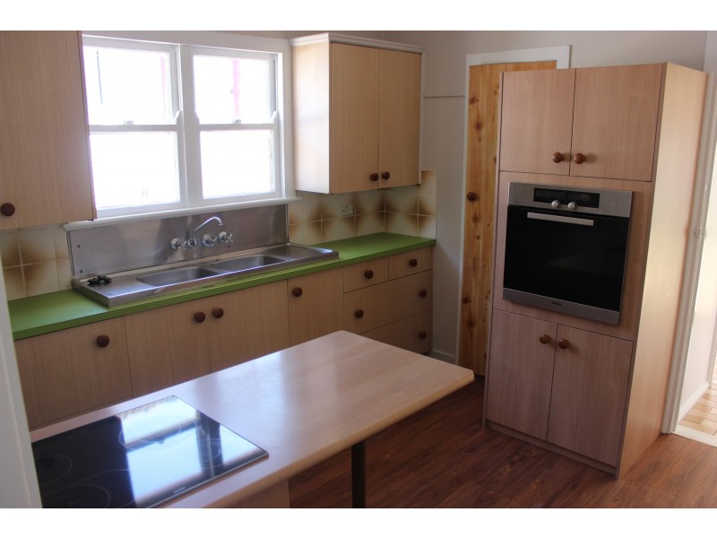 5 Norah Street, Centenary Heights QLD 4350