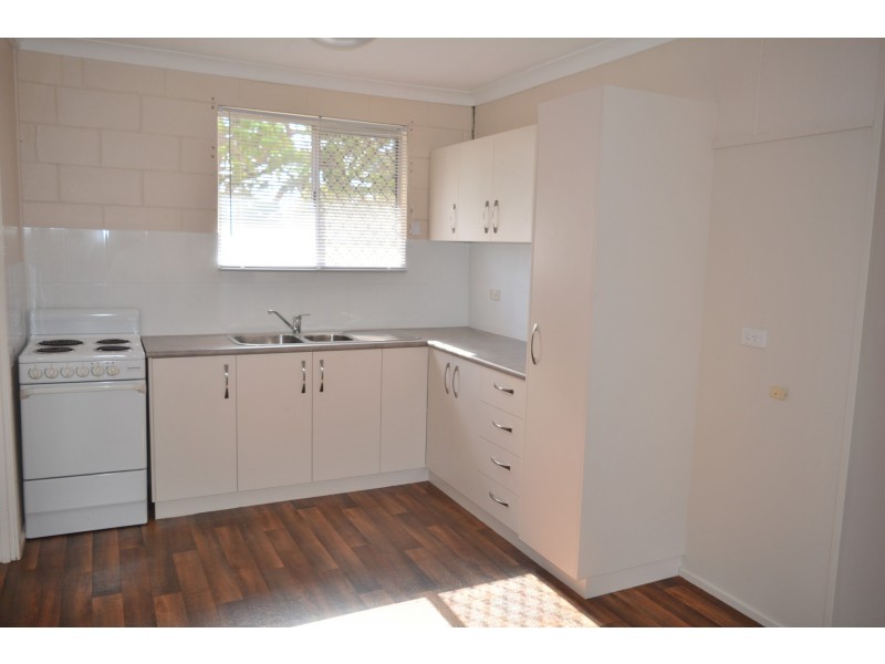 3/348 South Street, Harristown QLD 4350