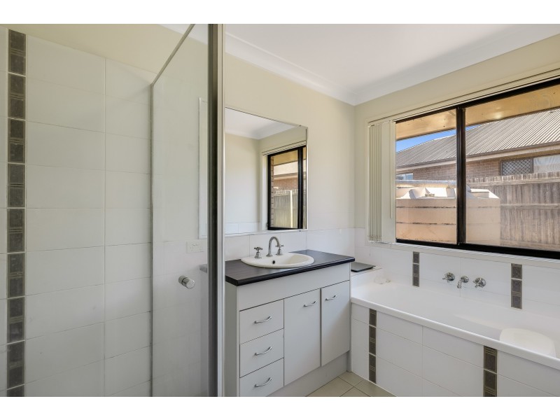 18 Coolana Court, Harristown QLD 4350