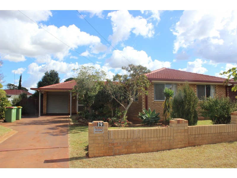 19 Denyer Street, Wilsonton QLD 4350