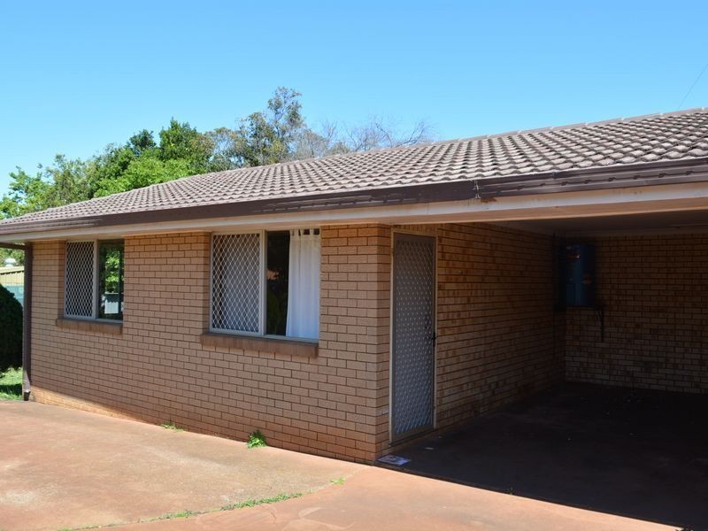 2/382 North Street, Wilsonton QLD 4350