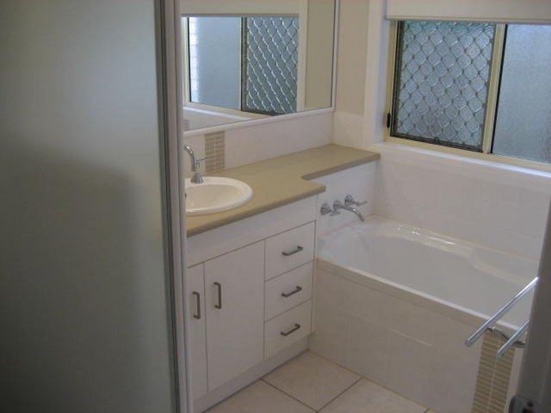 12 Bristol Street, Newtown QLD 4350