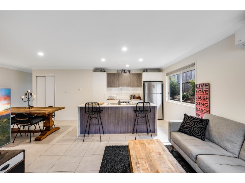 1 & 2/10 Rosenstengel Street, Darling Heights QLD 4350