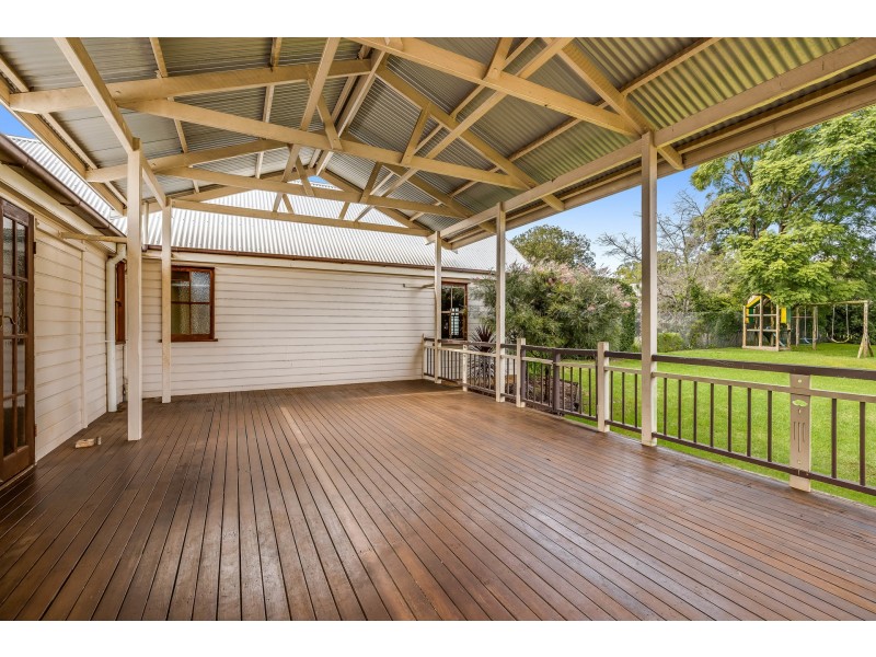 172 South Street, Centenary Heights QLD 4350