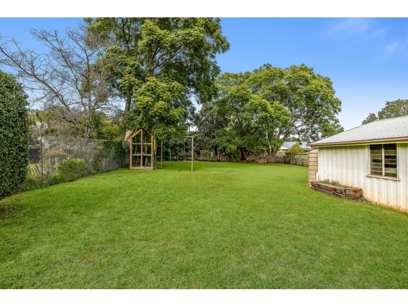 172 South Street, Centenary Heights QLD 4350