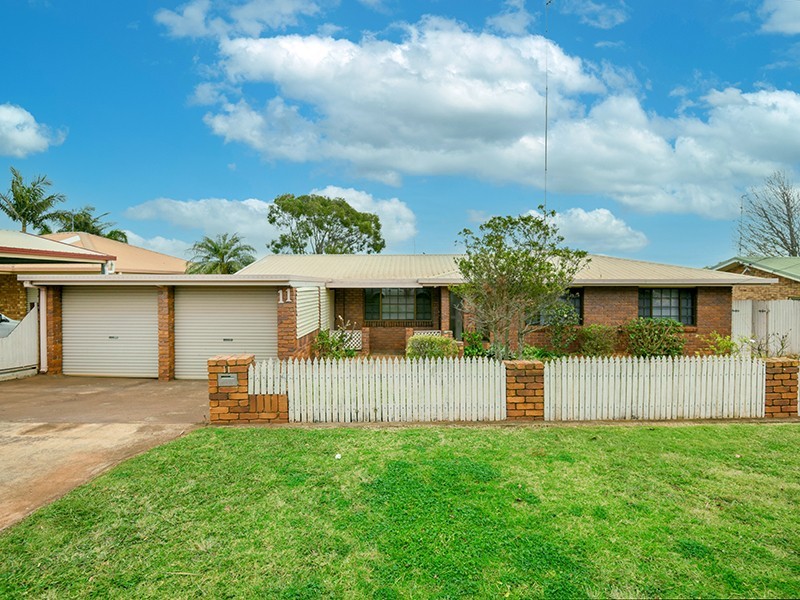 11 Truscott Street, Wilsonton QLD 4350