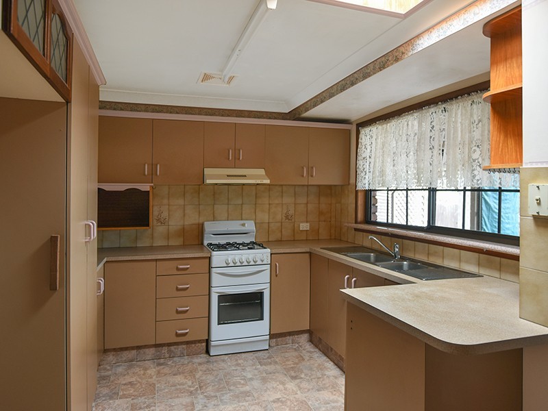 11 Truscott Street, Wilsonton QLD 4350