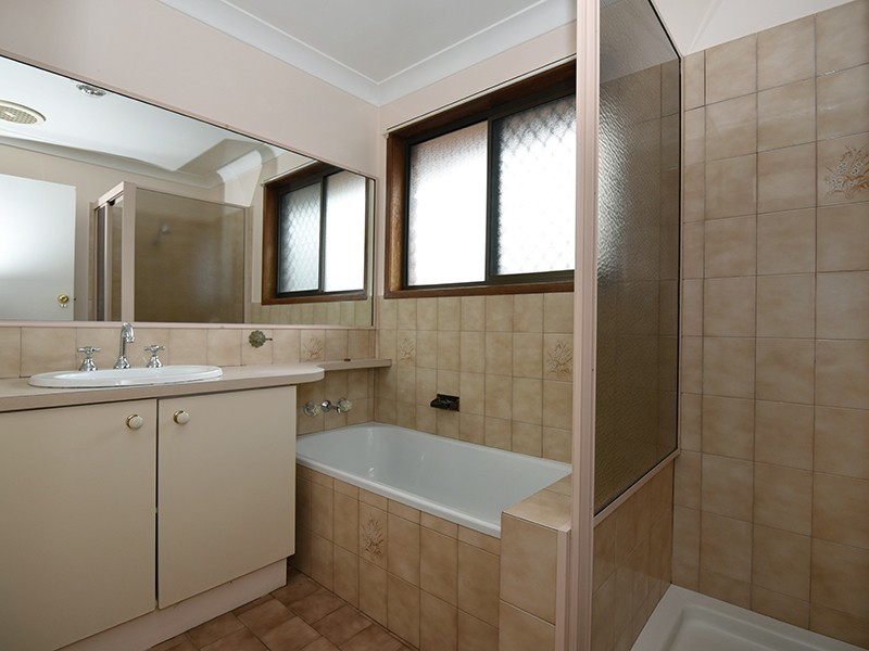 11 Truscott Street, Wilsonton QLD 4350