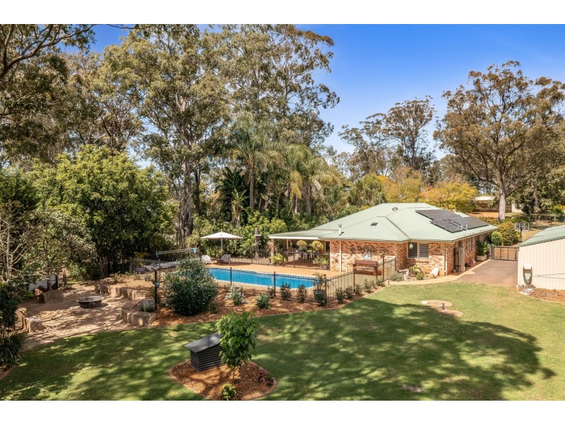 6 Azalea Close, Highfields QLD 4352
