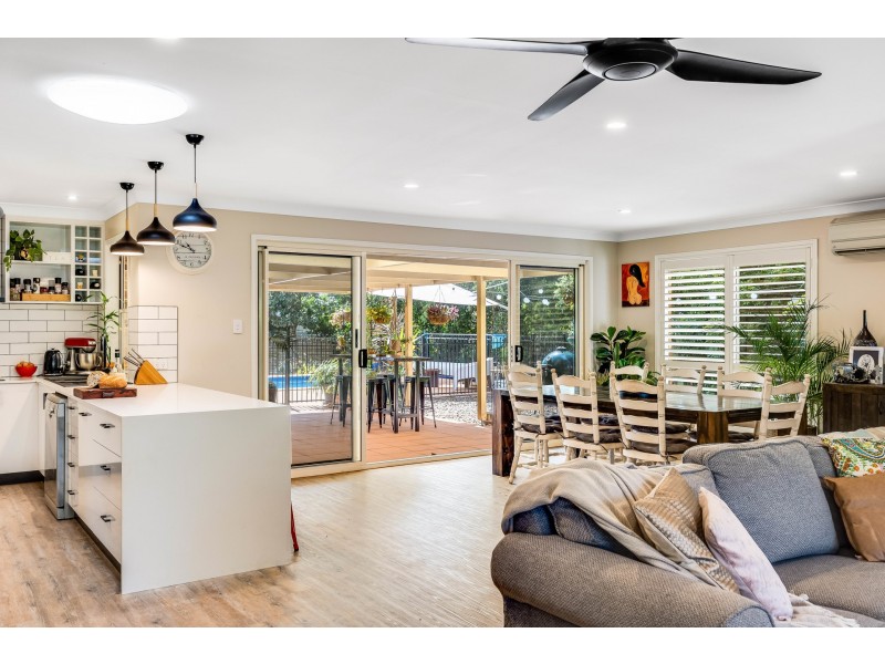 6 Azalea Close, Highfields QLD 4352