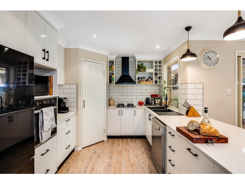 6 Azalea Close, Highfields QLD 4352
