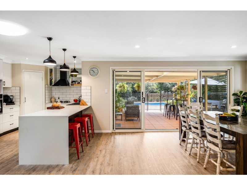 6 Azalea Close, Highfields QLD 4352