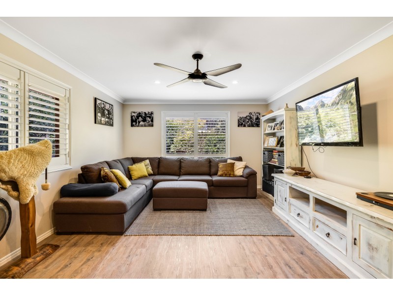 6 Azalea Close, Highfields QLD 4352