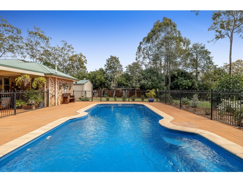 6 Azalea Close, Highfields QLD 4352