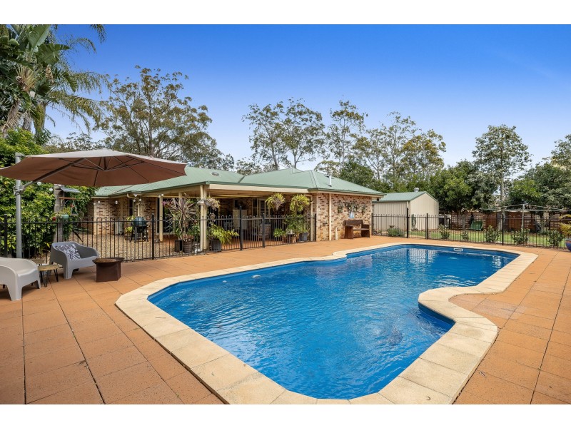 6 Azalea Close, Highfields QLD 4352