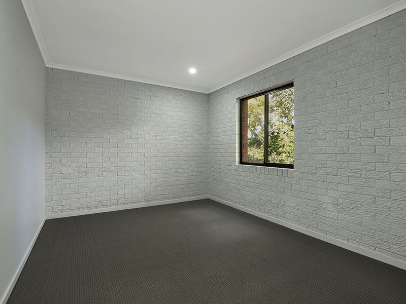 2/266 West Street, Kearneys Spring QLD 4350