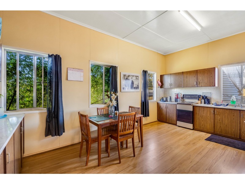 40 Gordon Avenue, Newtown QLD 4350