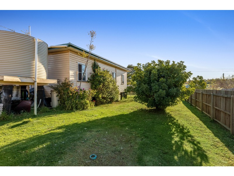 40 Gordon Avenue, Newtown QLD 4350