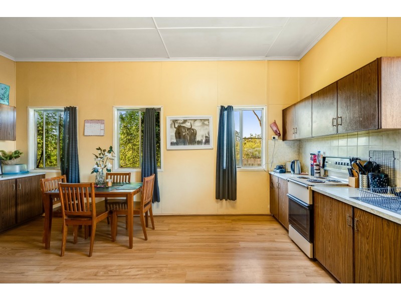 40 Gordon Avenue, Newtown QLD 4350