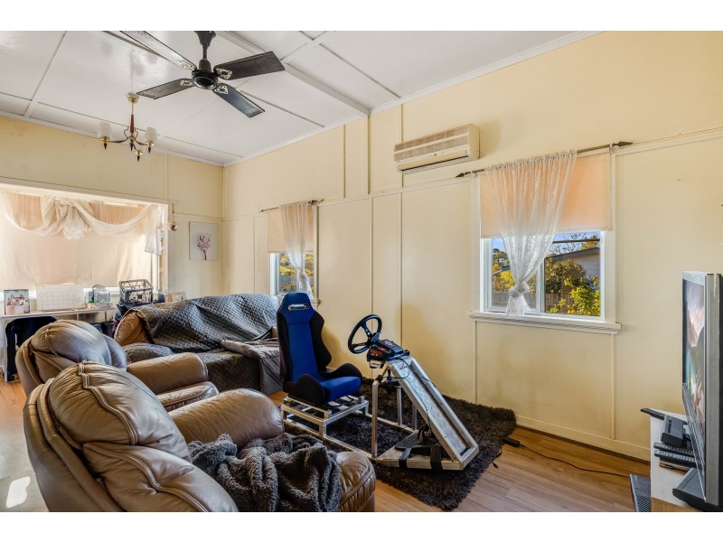 40 Gordon Avenue, Newtown QLD 4350