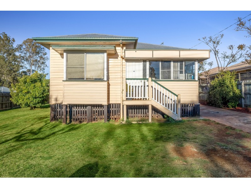 40 Gordon Avenue, Newtown QLD 4350