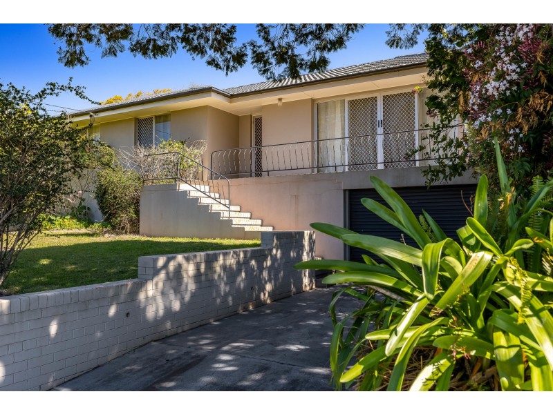 19 Bingara Street, Mount Lofty QLD 4350