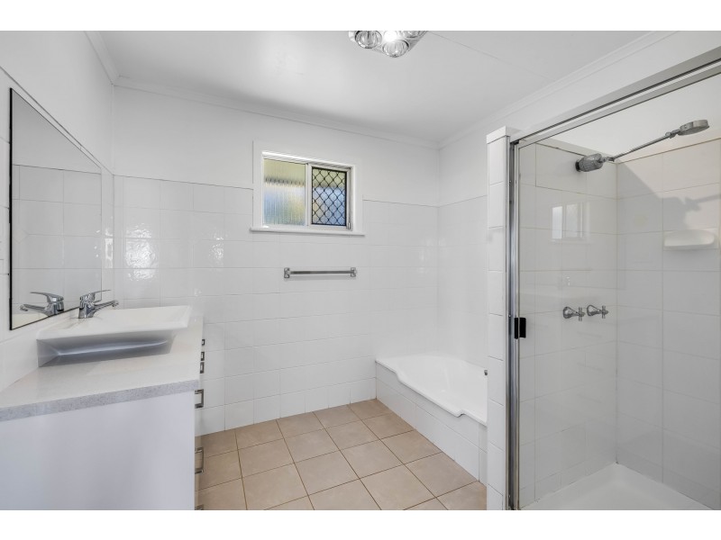 19 Bingara Street, Mount Lofty QLD 4350