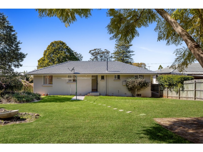 19 Bingara Street, Mount Lofty QLD 4350