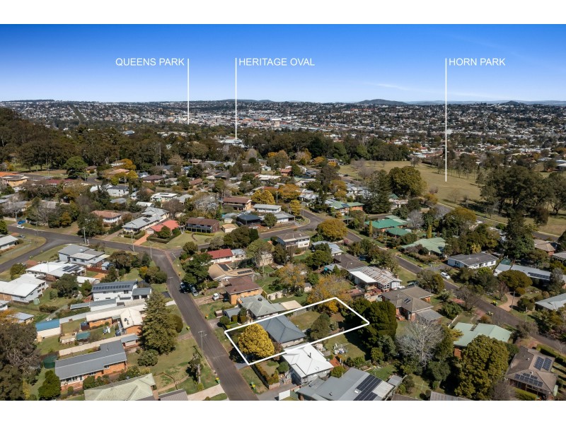 19 Bingara Street, Mount Lofty QLD 4350