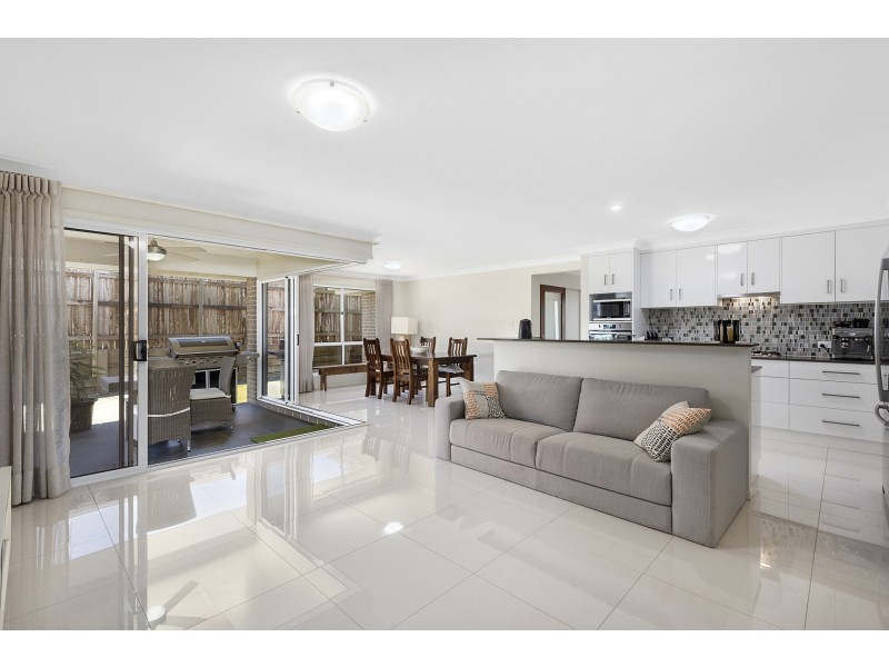 19 Renshaw Crescent, Kearneys Spring QLD 4350