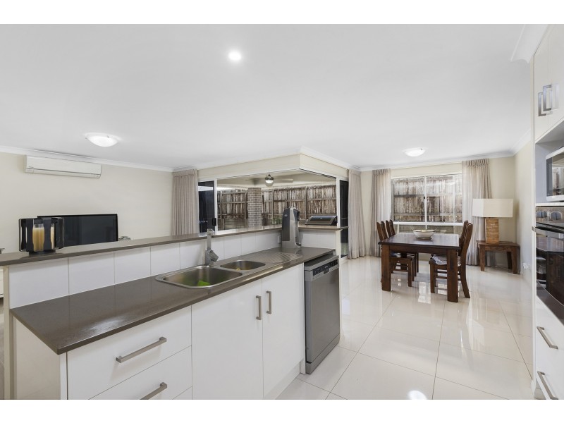 19 Renshaw Crescent, Kearneys Spring QLD 4350