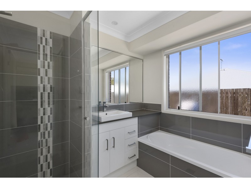 19 Renshaw Crescent, Kearneys Spring QLD 4350