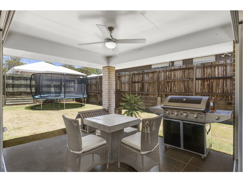 19 Renshaw Crescent, Kearneys Spring QLD 4350