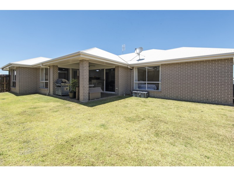 19 Renshaw Crescent, Kearneys Spring QLD 4350